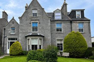 Main Image 32 Carden Place
